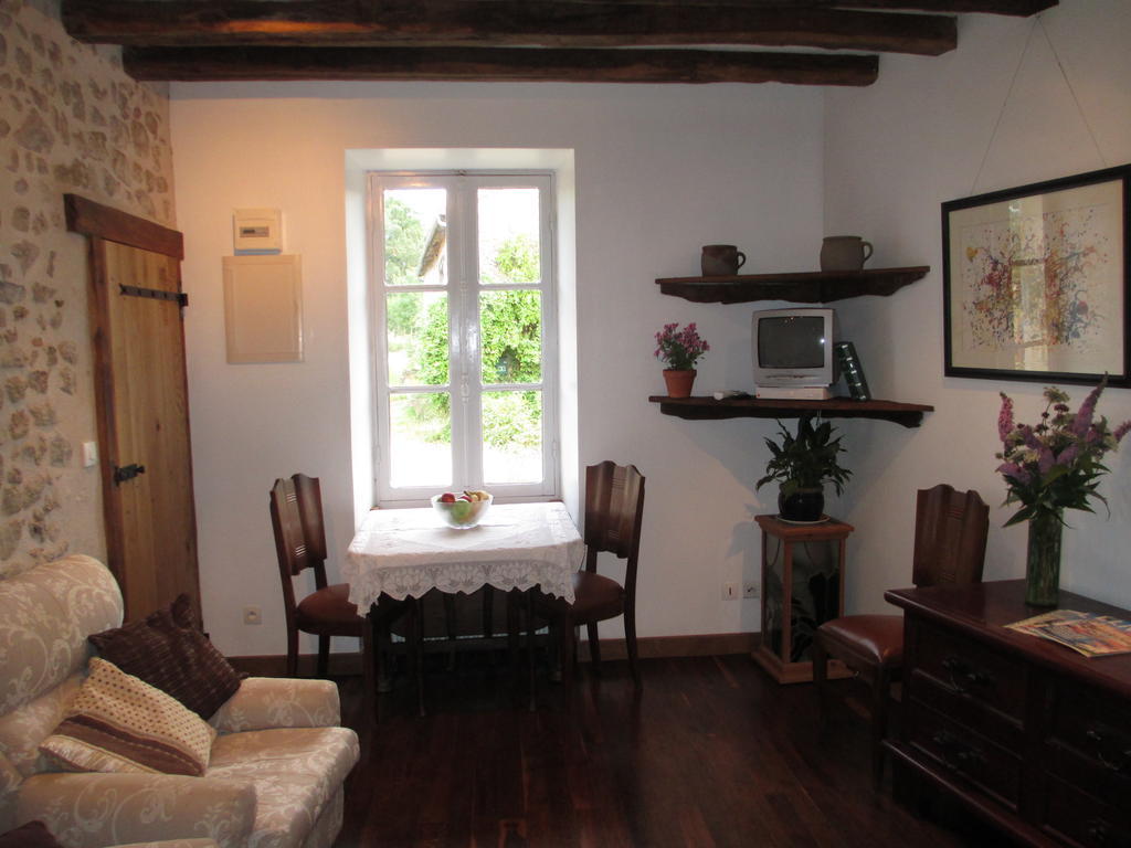 Chez Tartaud Lathus St Remy Exterior foto