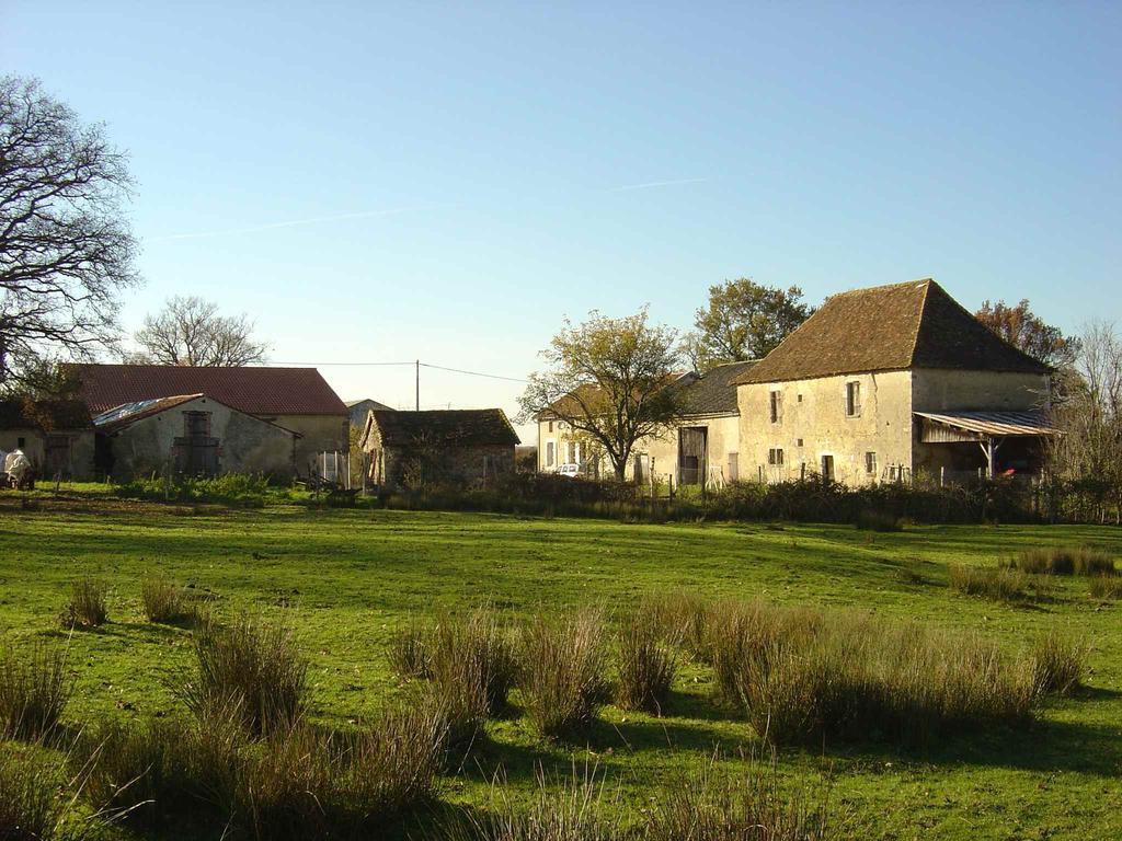 Chez Tartaud Lathus St Remy Exterior foto